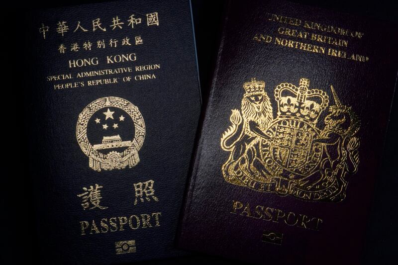 由2025年1月8日起,持香港特區護照或英國國民(海外)護照的香港永久居民,為觀光、探親或修讀短期課程等原因,入境英國前必須申請電子旅遊許可(ETA),但仍維持180日免簽證待遇。(美聯社資料圖片)